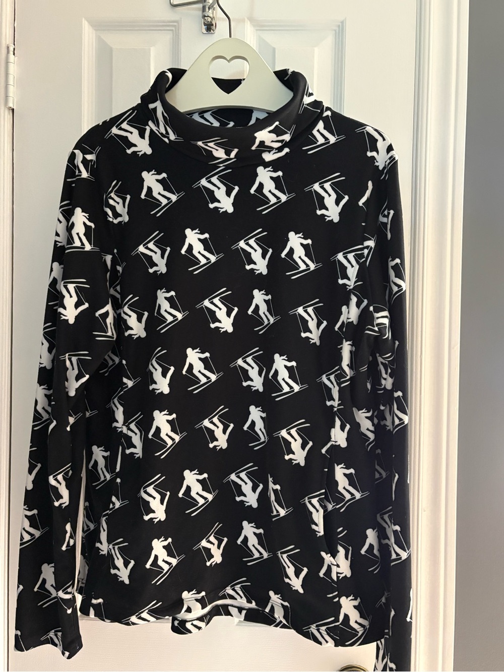 HYBA REITMANS Black & White Ski-Print Cowl Neck Sweater / Sweatshirt